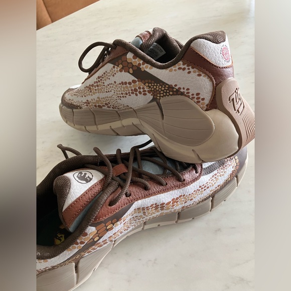 Jurassic Park Reebok Shoes - Picture 8 of 12